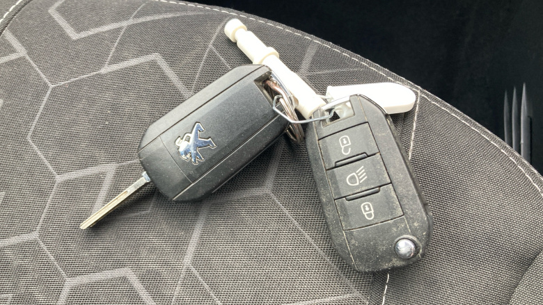 Peugeot 2008 1.2 PureTech Active 5dr Petrol Estate